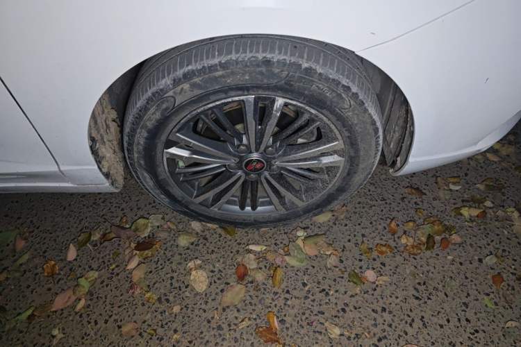 Used Roewe i5 2019 1.5L Automatic 4G Connected Langhao Edition Right Front Wheel Hub
