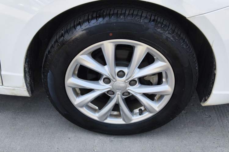 Used Roewe i5 2019 1.5L Automatic 4G Connected Linghao Edition Right Front Wheel Hub