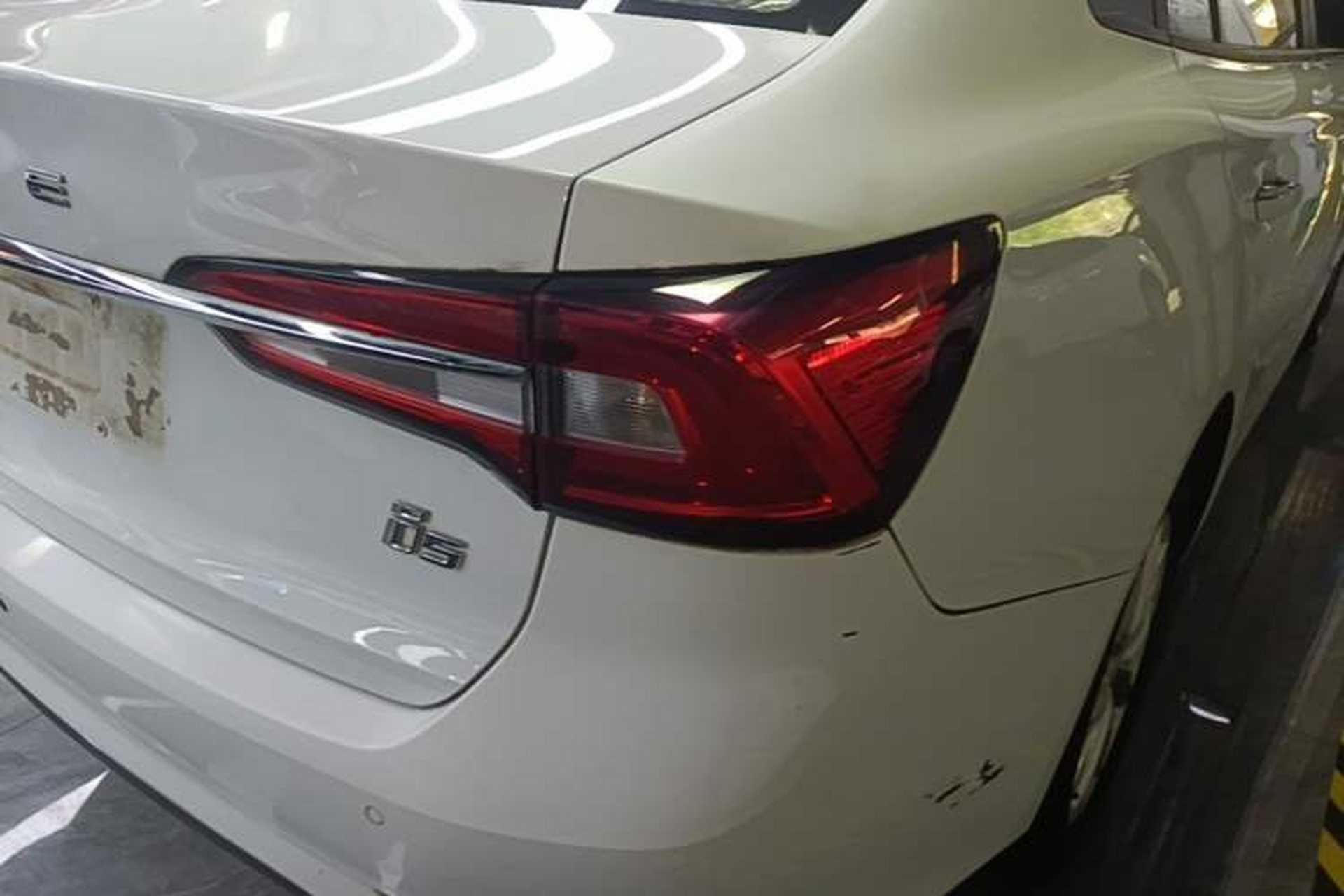 Used Roewe i5 2019 1.5L Manual 4G Connected Langyue Edition Right Rear Taillight