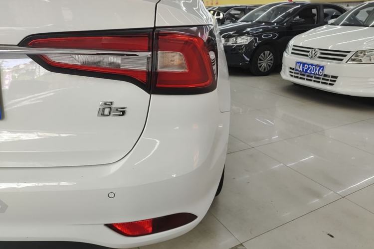 Used Roewe i5 2019 1.5L Automatic 4G Connected Langyue Edition Right Rear Taillight