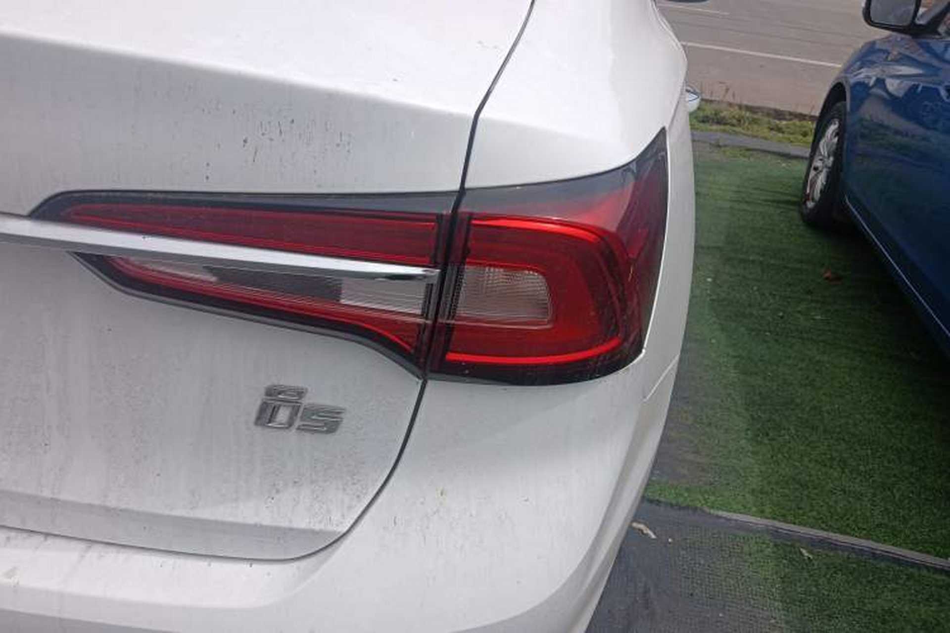 Used Roewe i5 2019 1.5L Manual 4G Connectable Langhao Edition Right Rear Taillight