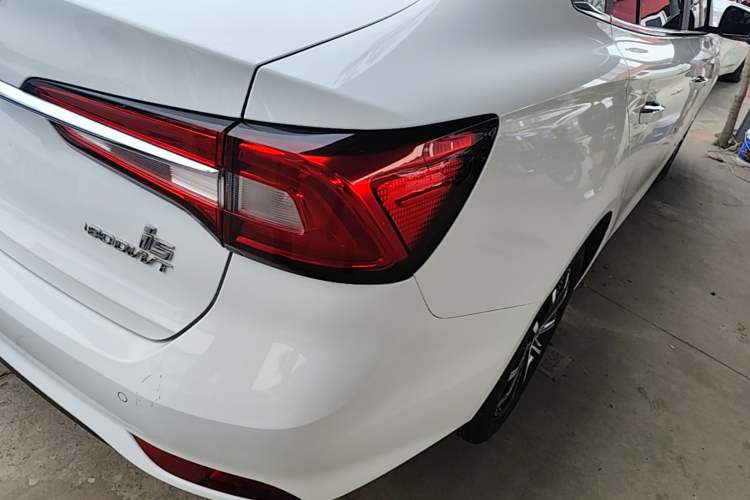 Used Roewe i5 2019 1.5L Automatic 4G Connected Langhao Edition Right Rear Taillight