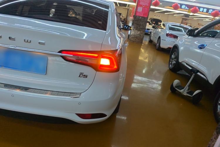 Used Roewe i5 2019 1.5L Manual 4G Connected Langyue Edition Right Rear Taillight