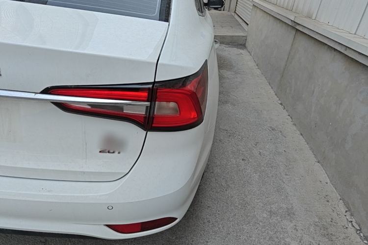 Used Roewe i5 2019 20T Automatic 4G Connect Luxury Flagship Edition Right Rear Taillight