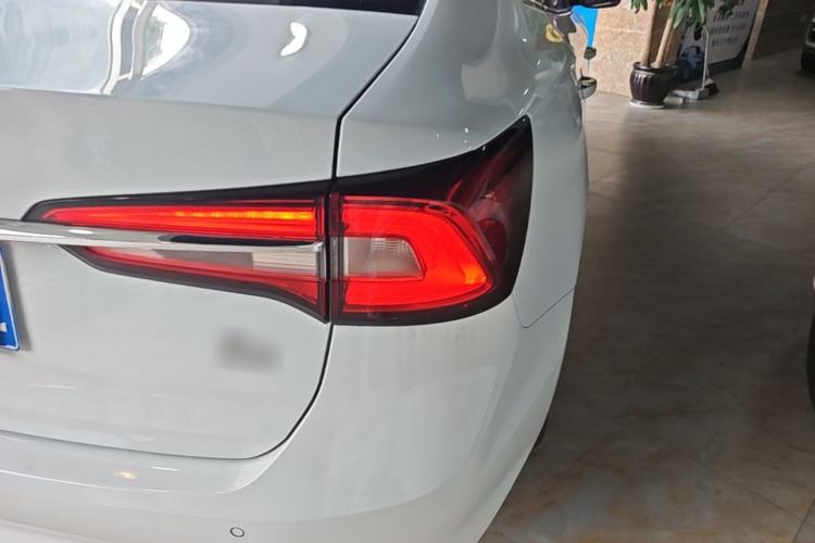 Used Roewe i5 2019 1.5L Manual 4G Connectable Langhao Edition Right Rear Taillight