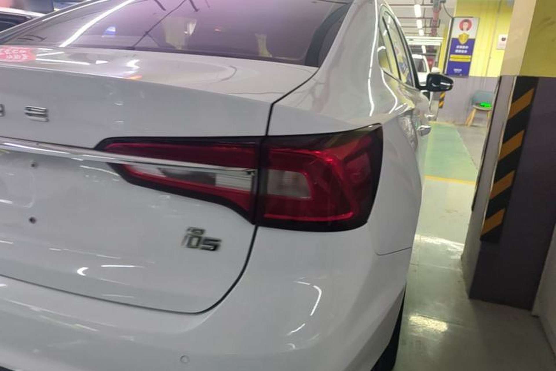 Used Roewe i5 2019 1.5L Automatic 4G Connected Linghao Edition Right Rear Taillight