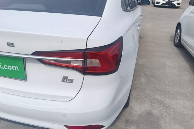 Used Roewe i5 2019 1.5L Automatic 4G Connected Langyue Edition Right Rear Taillight