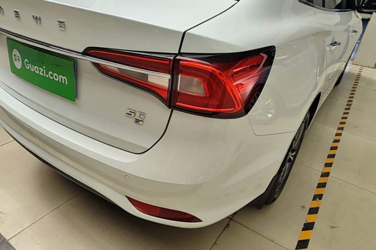 Used Roewe i5 2019 1.5L Automatic 4G Connected Langhao Edition Right Rear Taillight