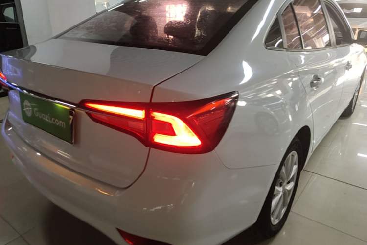 Used Roewe i5 2019 1.5L Automatic 4G Connected Linghao Edition Right Rear Taillight
