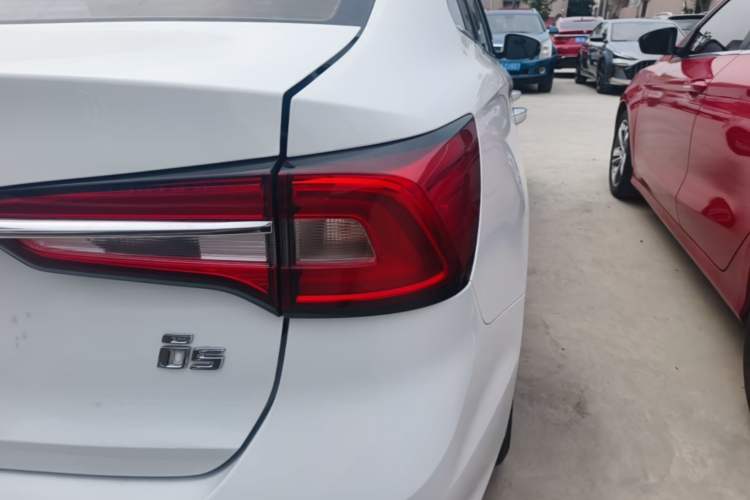 Used Roewe i5 2019 1.5L Automatic 4G Connected Linghao Flagship Edition Right Rear Taillight