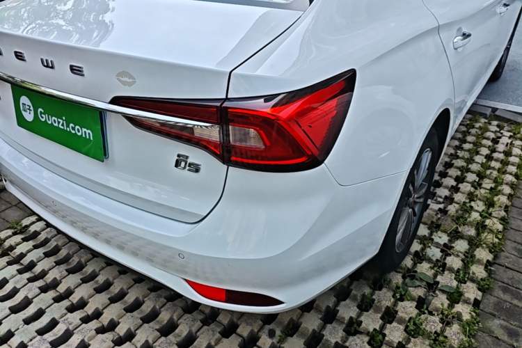 Used Roewe i5 2019 1.5L Automatic 4G Connected Langhao Edition Right Rear Taillight