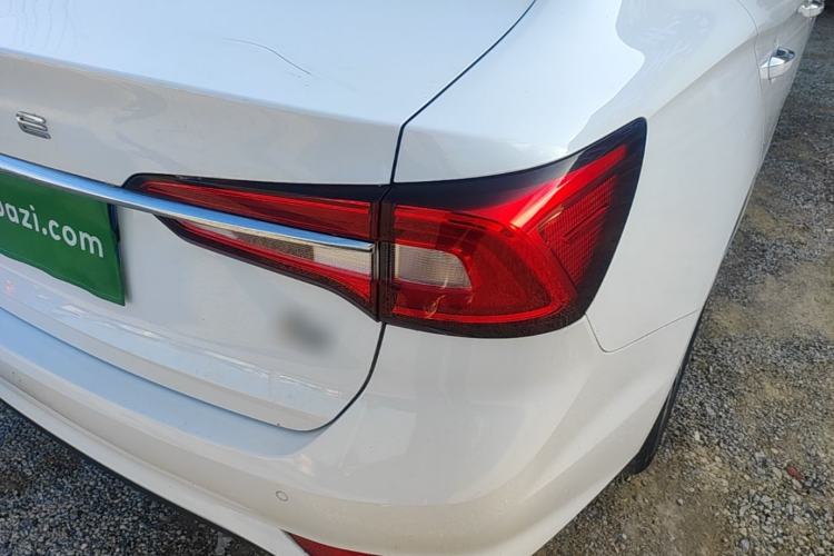 Used Roewe i5 2019 1.5L Automatic 4G Connected Langhao Edition Right Rear Taillight