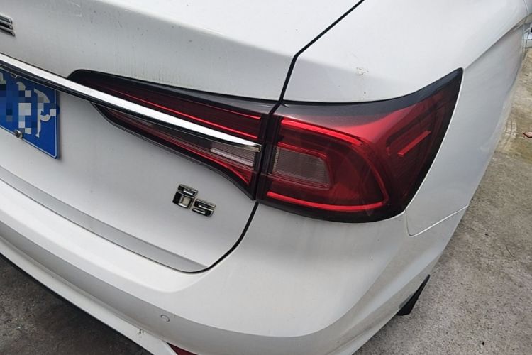 Used Roewe i5 2019 1.5L Manual 4G Connectable Langhao Edition Right Rear Taillight