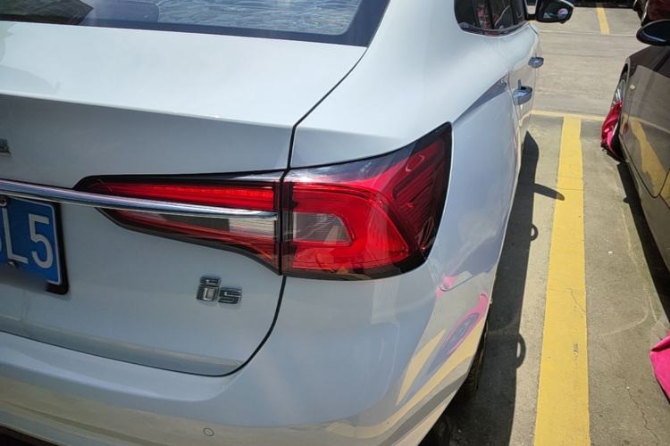 Used Roewe i5 2019 1.5L Automatic 4G Connected Linghao Flagship Edition Right Rear Taillight