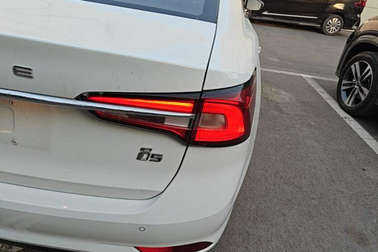 Used Roewe i5 2019 1.5L Automatic 4G Connected Langhao Edition Right Rear Taillight