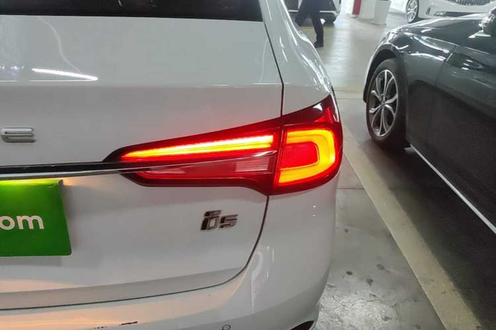 Used Roewe i5 2019 1.5L Automatic 4G Connected Langhao Edition Right Rear Taillight