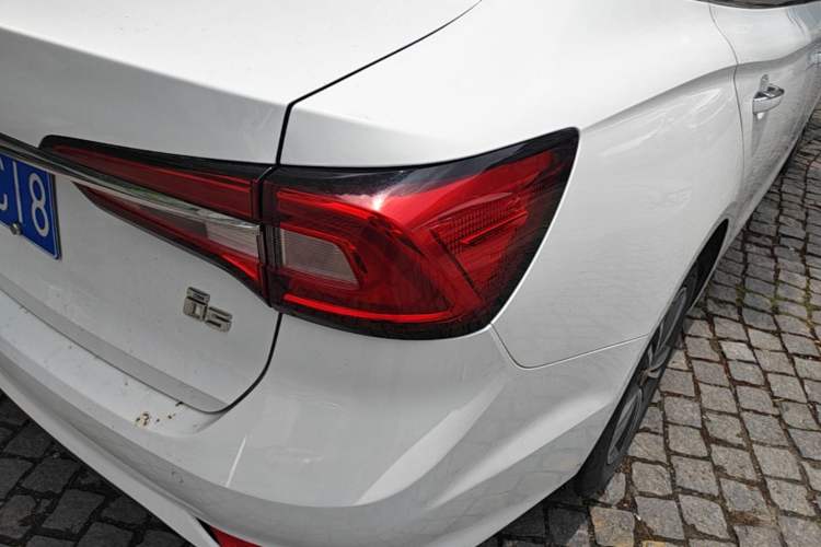 Used Roewe i5 2019 1.5L Automatic 4G Connected Langhao Edition Right Rear Taillight