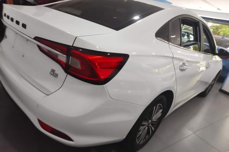 Used Roewe i5 2019 1.5L Automatic 4G Connected Langhao Edition Right Rear Taillight