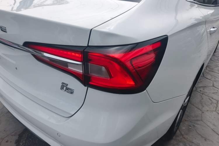 Used Roewe i5 2019 1.5L Automatic 4G Connected Langhao Edition Right Rear Taillight
