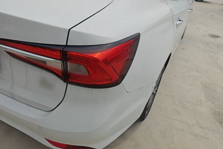 Used Roewe i5 2019 1.5L Automatic 4G Connected Linghao Flagship Edition Right Rear Taillight