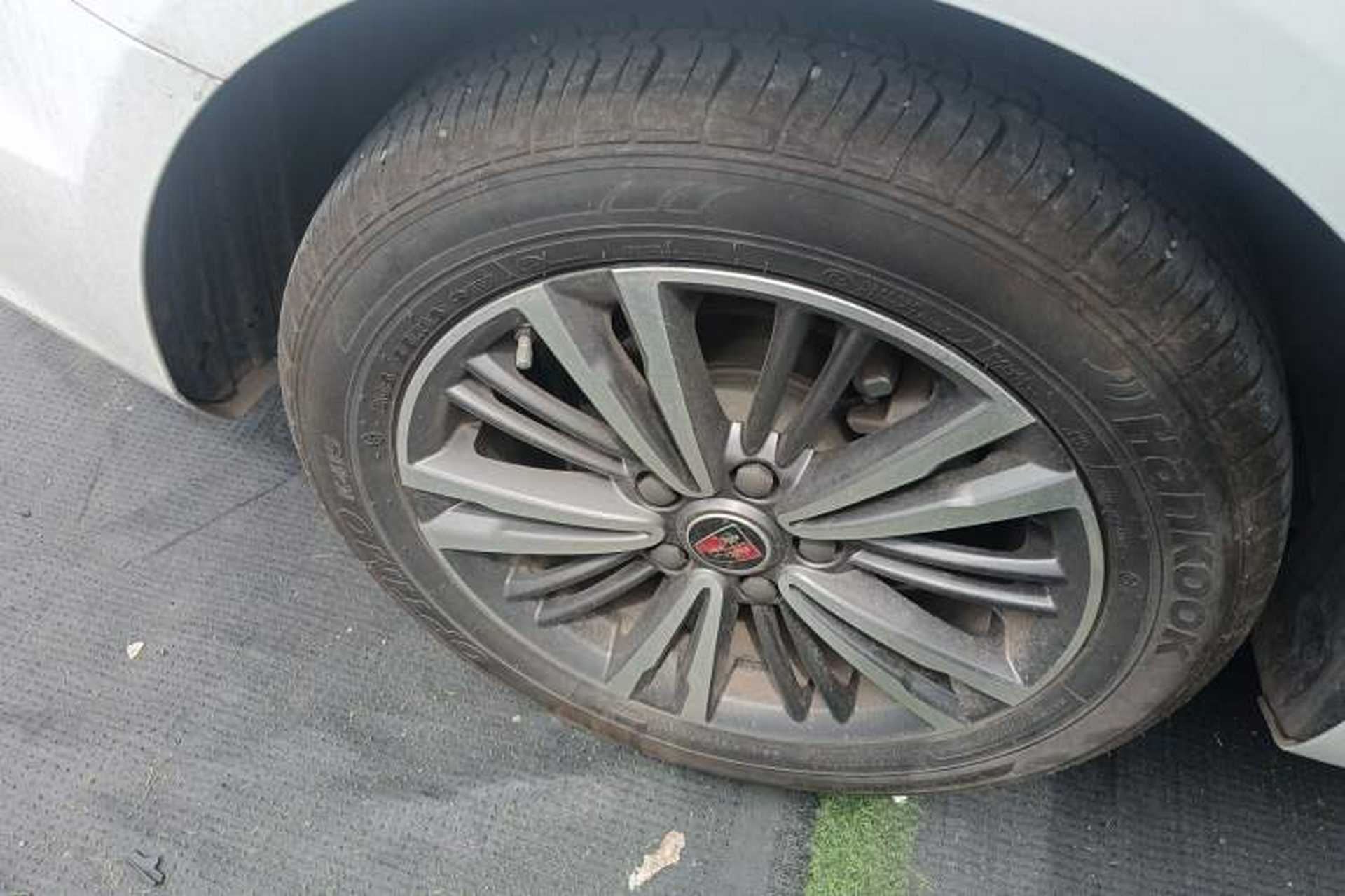 Used Roewe i5 2019 1.5L Manual 4G Connectable Langhao Edition Right Rear Wheel Hub