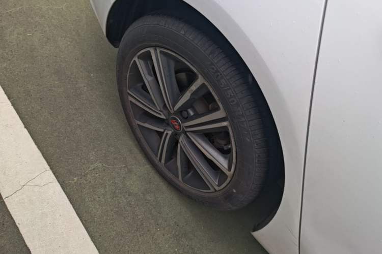 Used Roewe i5 2019 20T Automatic SmartConnect Luxury Prestige Edition Right Rear Wheel Hub