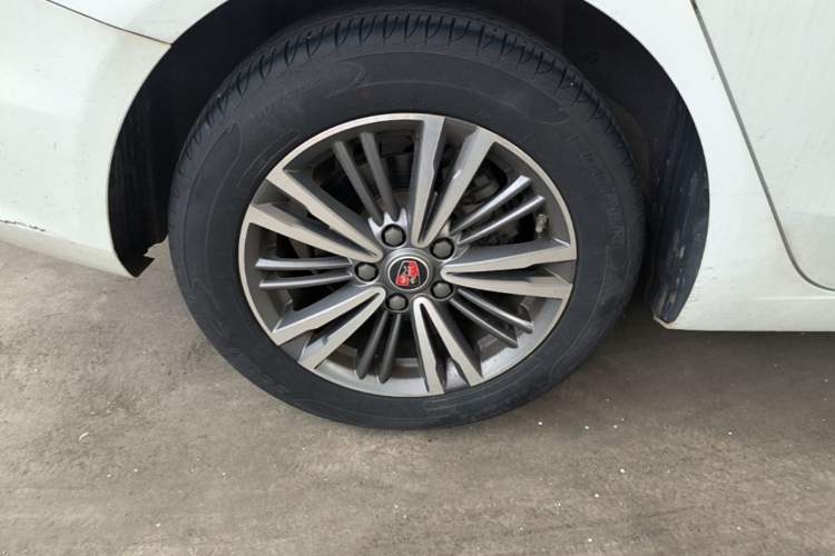 Used Roewe i5 2019 1.5L Automatic 4G Connected Langhao Edition Right Rear Wheel Hub