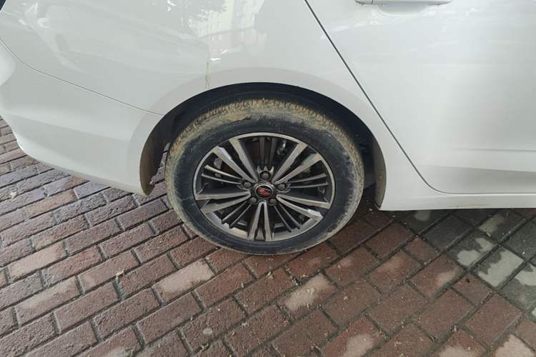 Used Roewe i5 2019 1.5L Automatic 4G Connected Langhao Edition Right Rear Wheel Hub