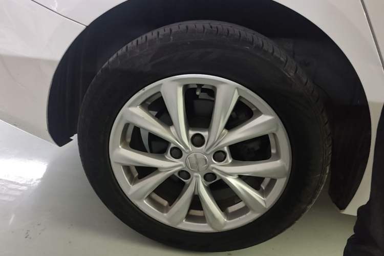 Used Roewe i5 2019 1.5L Automatic 4G Connected Linghao Edition Right Rear Wheel Hub