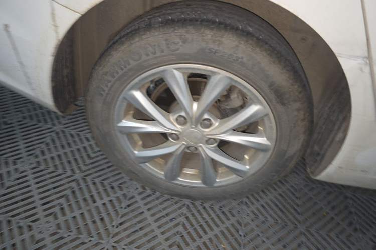 Used Roewe i5 2019 1.5L Automatic 4G Connected Langyue Edition Right Rear Wheel Hub