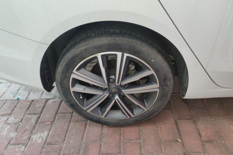 Used Roewe i5 2019 20T Automatic 4G Connect Luxury Flagship Edition Right Rear Wheel Hub
