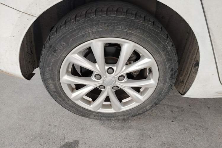 Used Roewe i5 2019 1.5L Automatic 4G Connected Linghao Edition Right Rear Wheel Hub