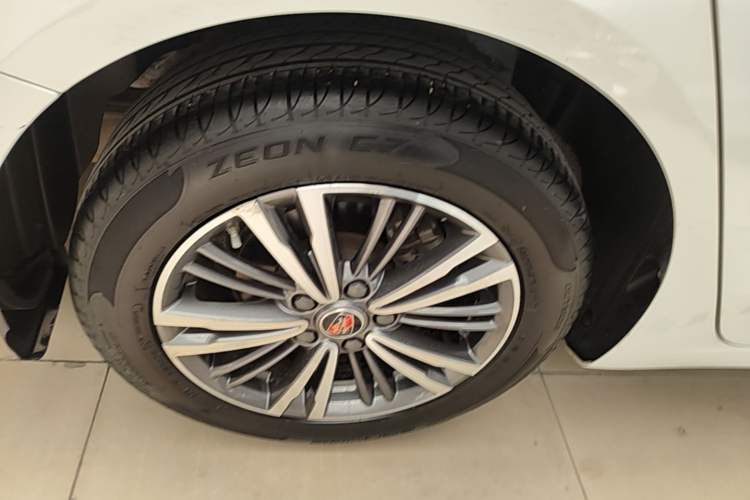 Used Roewe i5 2019 1.5L Automatic 4G Connected Langhao Edition Right Rear Wheel Hub