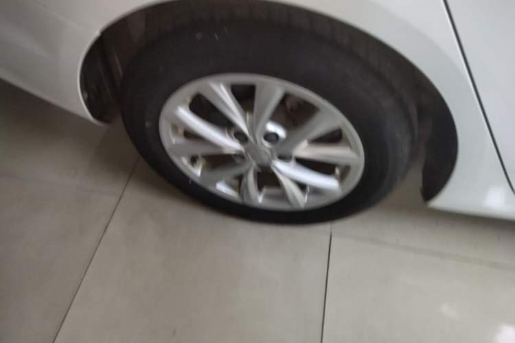 Used Roewe i5 2019 1.5L Automatic 4G Connected Linghao Edition Right Rear Wheel Hub