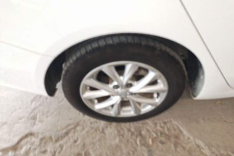 Used Roewe i5 2019 1.5L Manual 4G Connect Luxury Edition Right Rear Wheel Hub