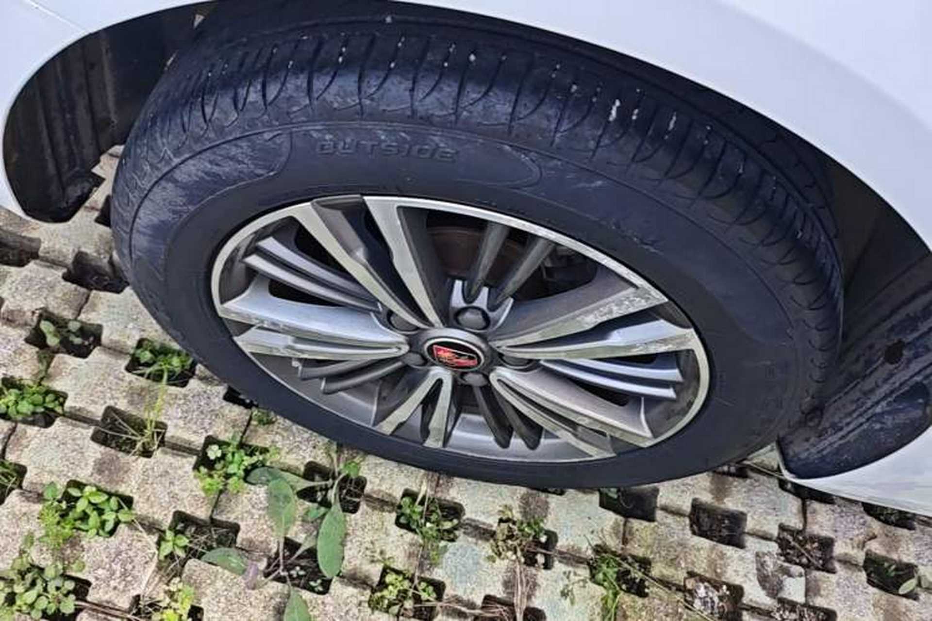 Used Roewe i5 2019 1.5L Automatic 4G Connected Langhao Edition Right Rear Wheel Hub