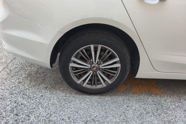 Used Roewe i5 2019 1.5L Automatic 4G Connected Langhao Edition Right Rear Wheel Hub