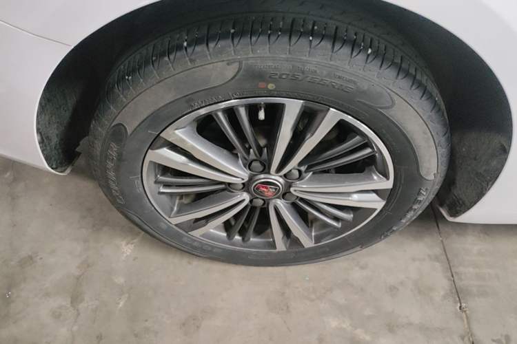 Used Roewe i5 2019 1.5L Automatic 4G Connected Langhao Edition Right Rear Wheel Hub