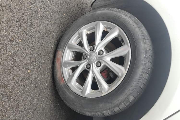 Used Roewe i5 2019 1.5L Automatic 4G Connected Langyue Edition Right Rear Wheel Hub