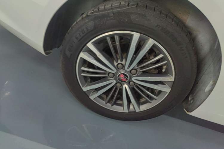 Used Roewe i5 2019 1.5L Automatic 4G Connected Langhao Edition Right Rear Wheel Hub