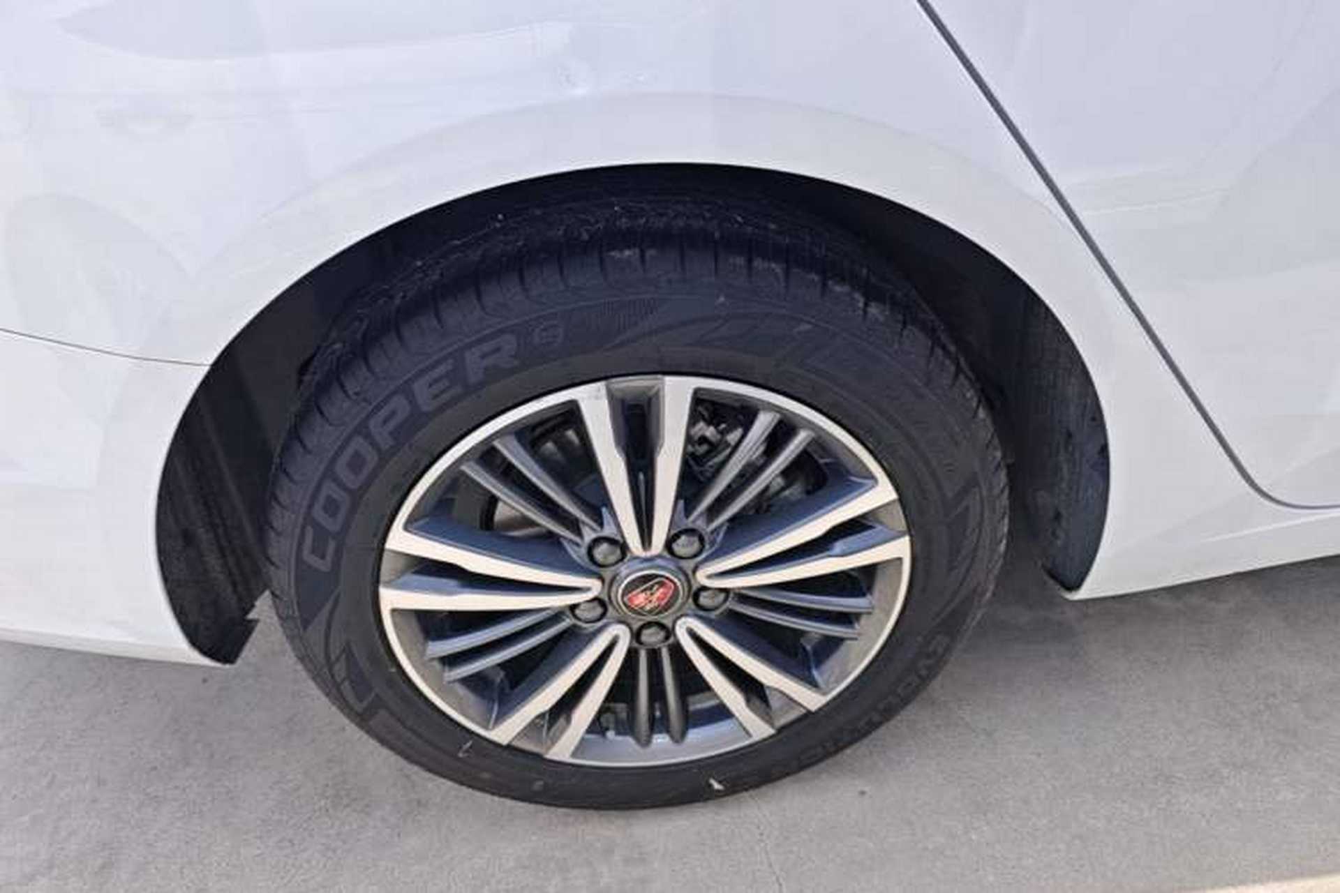 Used Roewe i5 2019 1.5L Automatic 4G Connected Linghao Flagship Edition Right Rear Wheel Hub