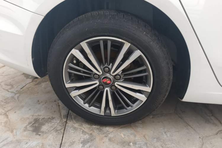 Used Roewe i5 2019 1.5L Automatic 4G Connected Langhao Edition Right Rear Wheel Hub