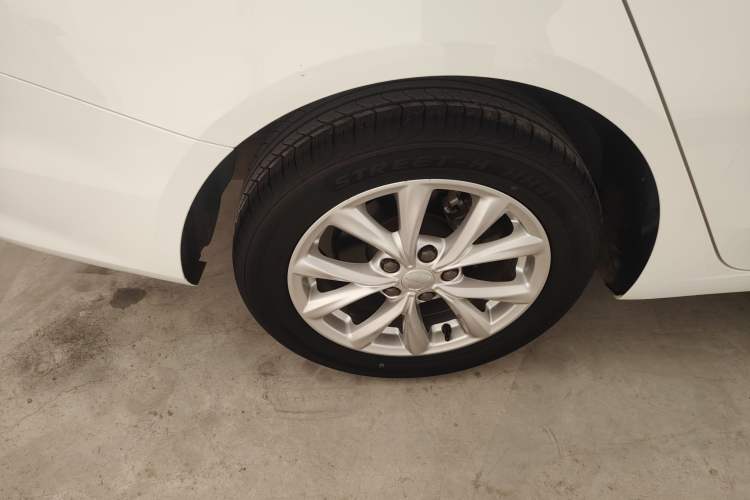 Used Roewe i5 2019 1.5L Automatic 4G Connected Linghao Edition Right Rear Wheel Hub