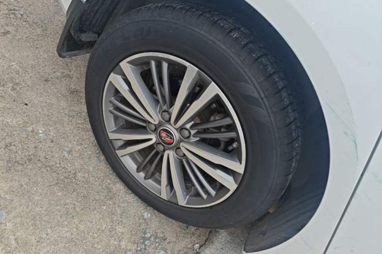 Used Roewe i5 2019 1.5L Automatic 4G Connected Langhao Edition Right Rear Wheel Hub