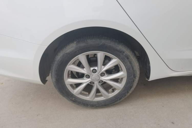 Used Roewe i5 2019 1.5L Manual 4G Connected Langyue Edition Right Rear Wheel Hub