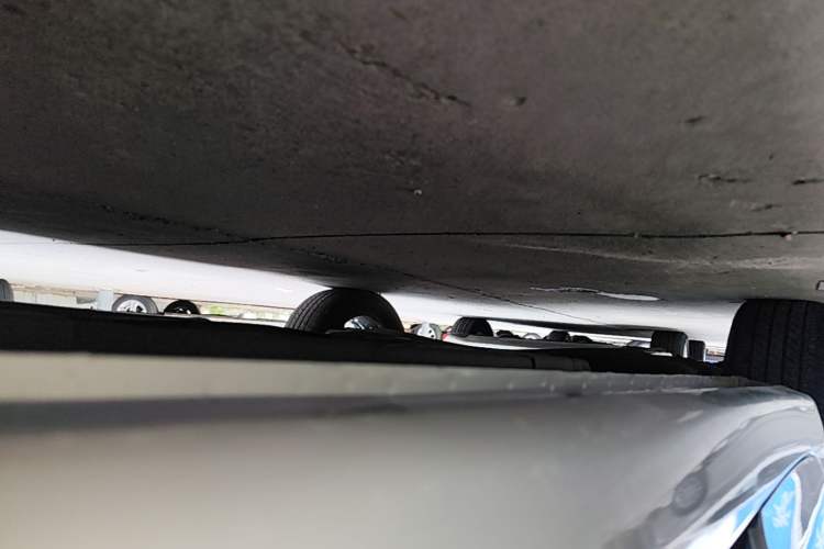 Used Roewe i5 2019 1.5L Automatic 4G Connected Langhao Edition Right Side Sill