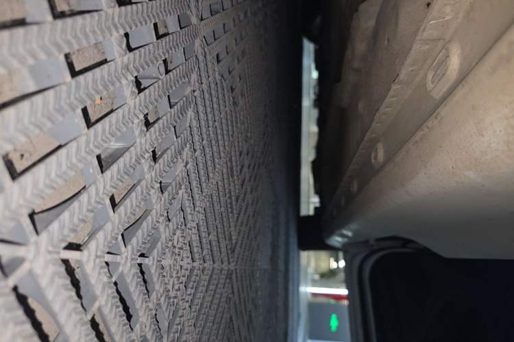 Used Roewe i5 2019 1.5L Automatic 4G Connected Langyue Edition Right Side Sill