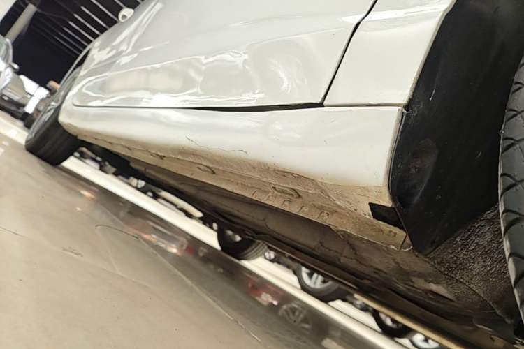 Used Roewe i5 2019 1.5L Automatic 4G Connected Langhao Edition Right Side Sill