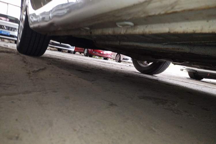 Used Roewe i5 2019 1.5L Manual 4G Connect Luxury Edition Right Side Sill