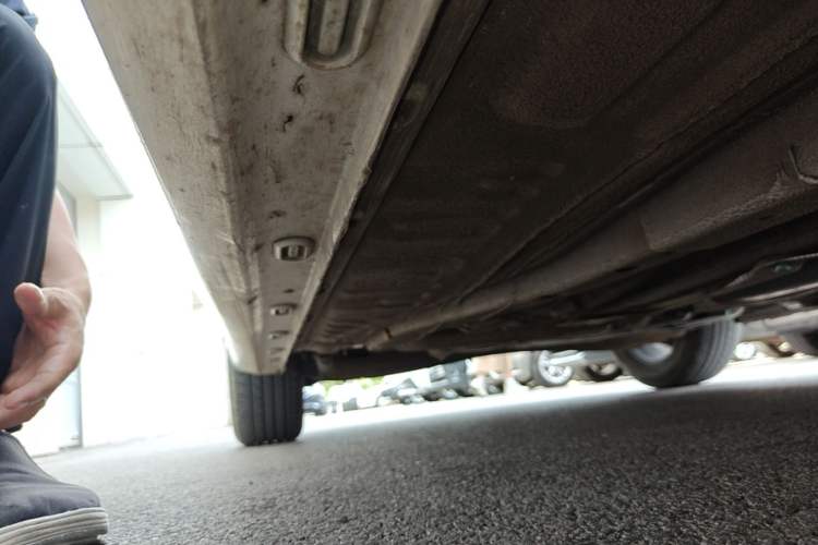 Used Roewe i5 2019 1.5L Manual 4G Connect Leehao Flagship Edition Right Side Sill